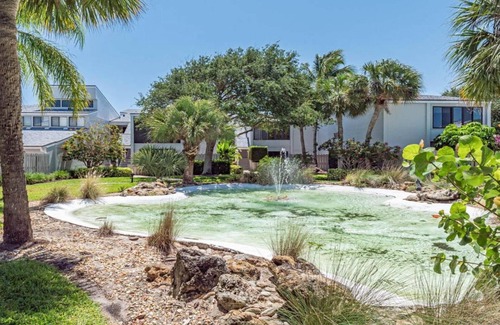 Moorings Apartment | Moorings Big 2-bedroom condo in Vero Beach just One block from private beach