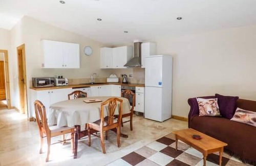 Cauldon Low Cottage | MOORLANDS FARM COTTAGE, with a garden in Ipstones