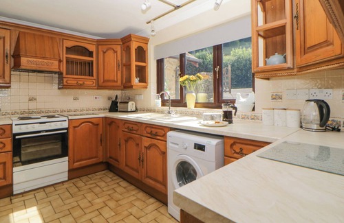 South Zeal Cottage | MOORSTONE, pet friendly, with open fire in South Zeal