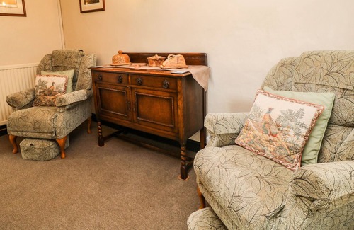 Ash Mill House | MOORTOWN COTTAGE, pet friendly, with open fire in Rackenford