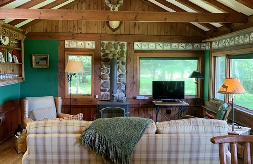 Harbor Springs House | Moose Cabin at Blisswood Resort