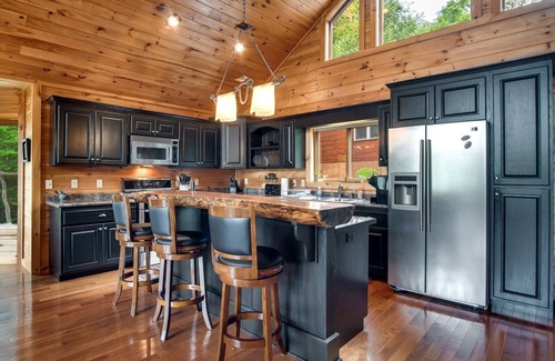 Bryson City Cabin | Moose Cabin- Luxury with Amazing Views