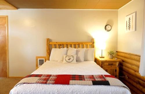 West Yellowstone Hotel | Moose Creek Inn
