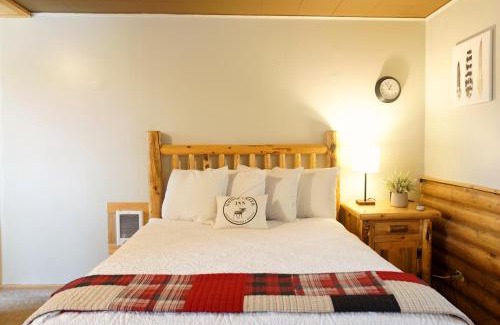 West Yellowstone Hotel | Moose Creek Inn