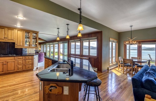 Sandpoint House | Moose Manor Lake House