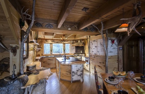 Waterbury Cabin | Moose Meadow Lodge & Treehouse - Adirondack style log cabin on 86 private acres