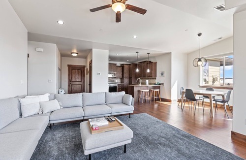 Park City Condo | Moose Mgmt at Black Rock 14275L Balcony w/Grill-2 King Beds-Fireplace-Fast WiFi
