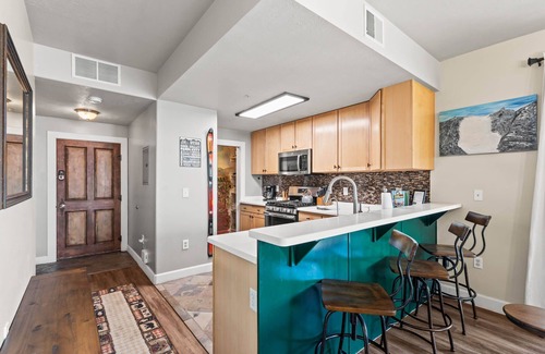 Kimball Junction Condo | Moose Mgmt at Crestview D208: Mountain View-Dogs Welcome-Convenient Location
