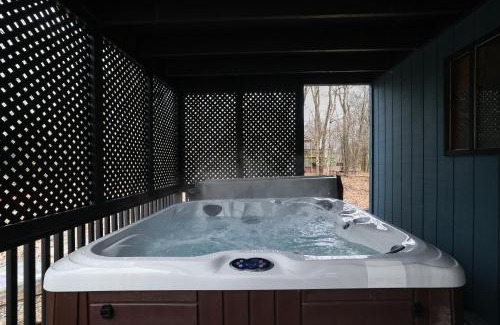 Lake Harmony Estates House | Moose Tracks Cabin Hot Tub 1 Mile To Lake