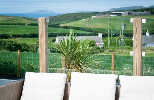 Bwlchtocyn House | Morannedd - Four Bedroom House, Sleeps 8