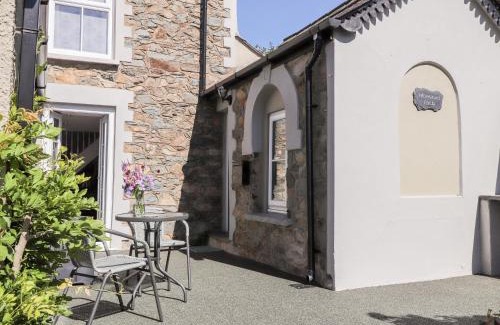 Newport House | Morawel Fach