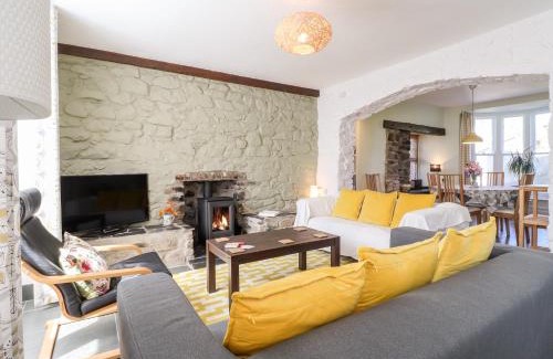 Newport House | Morawel
