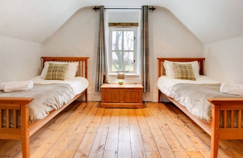 Trefin House | Morawel in Haverfordwest