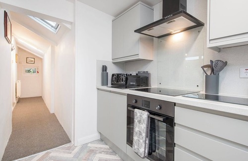 Haverfordwest Cottage | Morawelon, Holiday Cottage Abercastle, Sleeps 4, 2 bedrooms, bathrooms