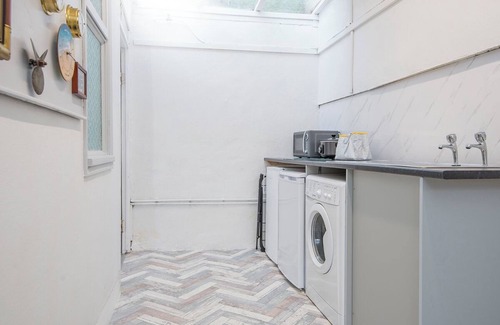 Haverfordwest Cottage | Morawelon, Holiday Cottage Abercastle, Sleeps 4, 2 bedrooms, bathrooms