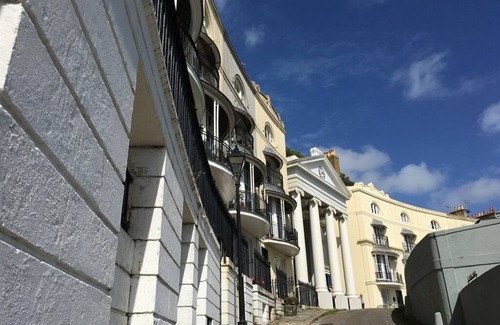 Hastings Apartment | Moray Hastings