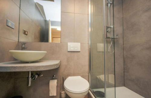 Lewisham Apartment | Morden flat close to DLR station with free parking
