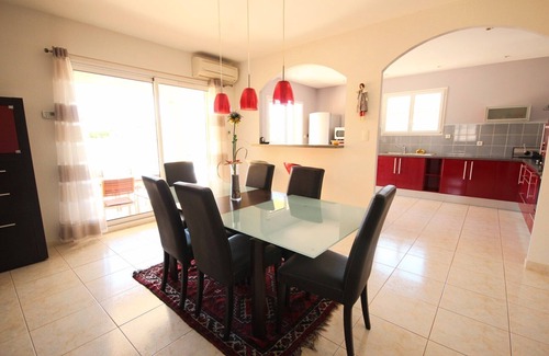 Portiragnes House | Mordern Villa with privat pool, for 8 Persons, 4 Bedrooms, 170sqm, at 3km from the beach of.