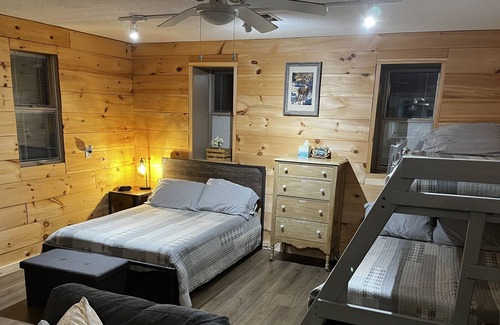 Wilkesville Cabin | More Than A Hunting Cabin-Hocking Hills/Athens - 5 acres secluded