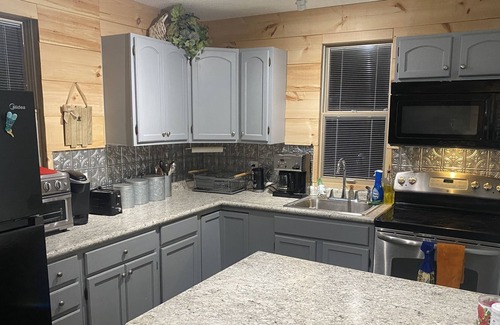 Wilkesville Cabin | More Than A Hunting Cabin-Hocking Hills/Athens - 5 acres secluded
