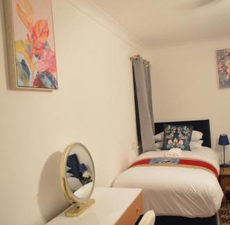 Swindon Apartment | Moredon Bangalow