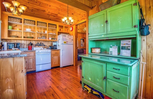 Rangeley House | Moregreen - Cute cabin on the shore of Haley Pond