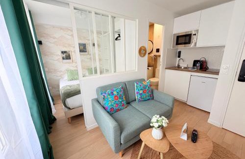 Quartier de la Folie-Mericourt Apartment | Moret Art Flats Trendy East Paris