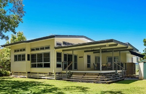 Brisbane Waterfront House | Moreton Escape