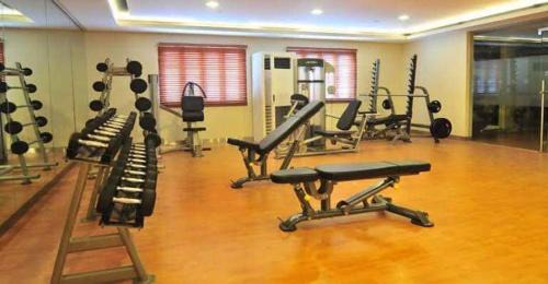 Pinagsama Apartment | Morgan Suite BGC across5 Venice Canal Mall free Pool gym