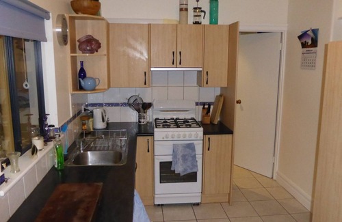 South Fremantle House | Morgano's Fish - great location, off street parking, free WiFi