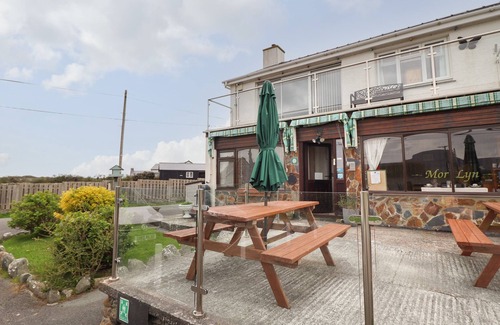Llandanwg Cottage | Morlyn Guest House Apartment