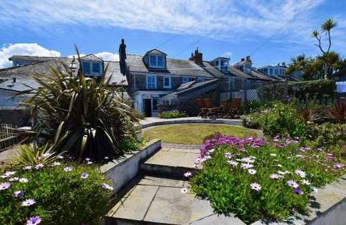 St Ives House | Morning Cottage