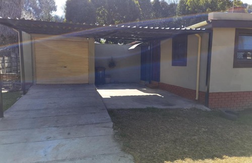 Greater Johannesburg Metropolitan Area Apartment | Morning rush