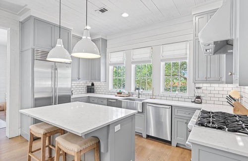 Forest District House | Morning Star — Coastal luxury w/plunge pool, golf cart, & carriage house