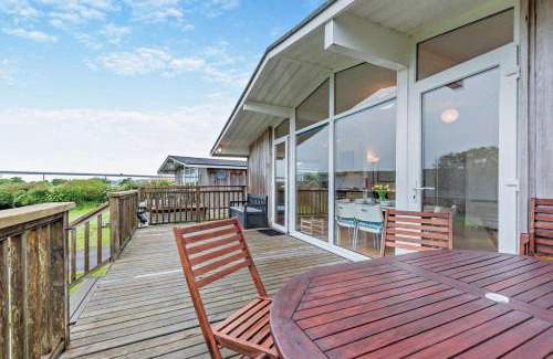 Milford Haven House | Morning Tide