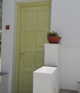 Kamares House | Morpheas Pension Rooms & Apartments
