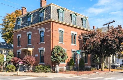 Parkside House | Morrill Mansion Inn - 1 - Self Check In