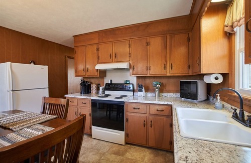 Blowing Rock Cottage | Morris Street Cottage 2BR/1BA, New Central AC!