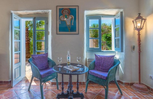 Olhao House | Morro dos Anjos - authentic farmhouse with a view just 3km from Olhao