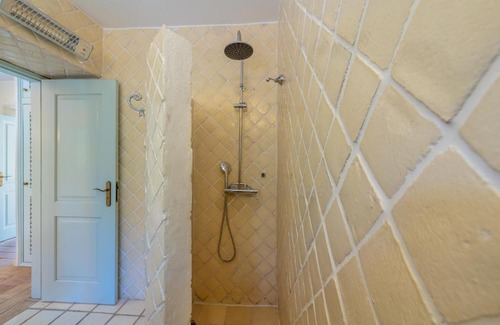 Olhao House | Morro dos Anjos - authentic farmhouse with a view just 3km from Olhao