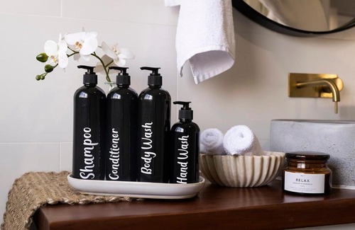 Orange Apartment | Mortimer's Wines Studio - Adults Only Retreat