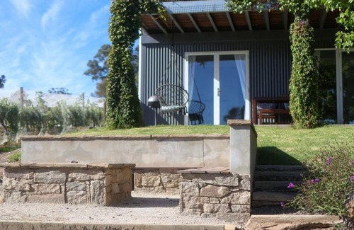 Orange Apartment | Mortimer's Wines Studio - Adults Only Retreat