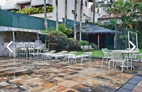 Morumbi House | Morumbi mansion football field