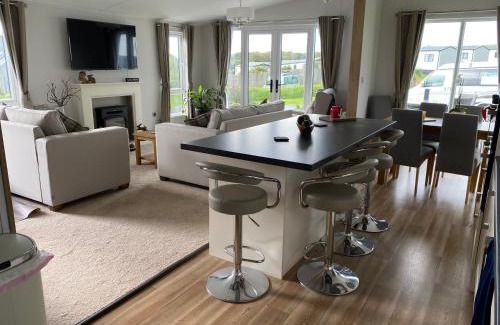 Bude Ski Chalet | Morwenna Lodge