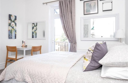 Boscombe Bed & Breakfast | Mory House