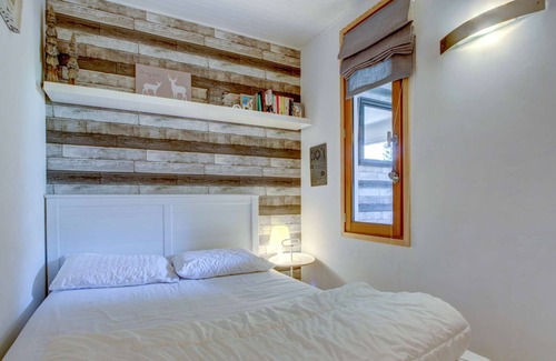Morzine Apartment | Morzine 1000 One bedroom apartment + 1 cabin with bunk beds