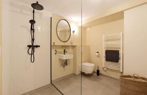 Uerzig Apartment | Mosel FeWo mit Sauna & Sonnenterrasse - Perfekt für 2 - Wein & Entspannung
