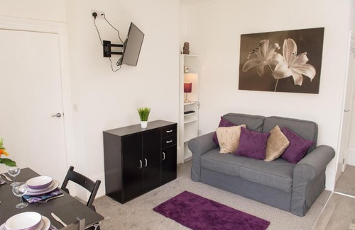Moseley Apartment | Moseley Mews Village Suites - Purple