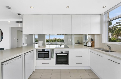 Mosman Apartment | Mosman- RAG05 - Raglan Street - Waterfront 2BR Apartment with Stunning Harbour Views Balcony Near Mosman Ferry