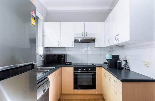 Mosman Apartment | Mosman Views, 2bed, Parking, 15min Walk to Beach